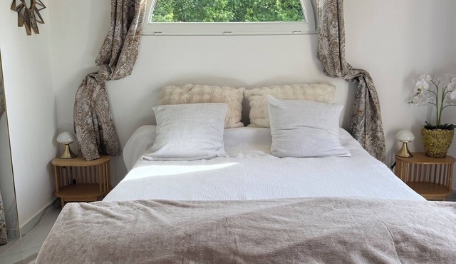 BASTIDE MODERNE "DOLCE VITA" at the foot of the Cévennes Piedmont