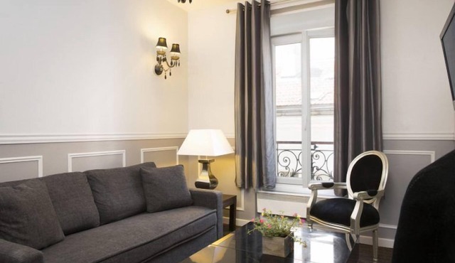 Bastille Hostel