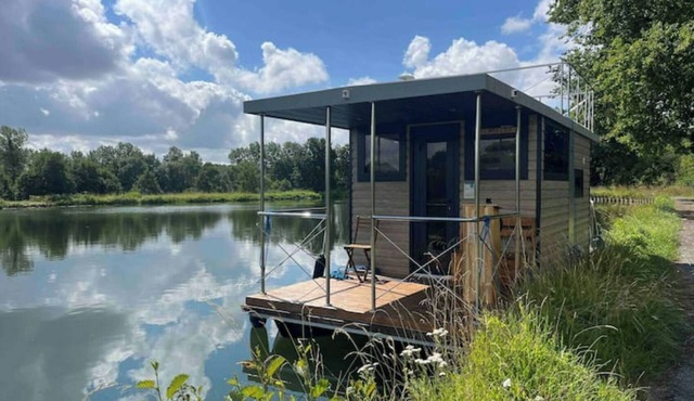 Bateau Comfortable sur L'eau