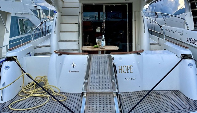 Bateau Hope