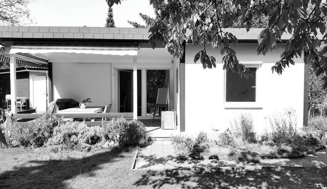 Bauhaus Tiny House + plot of land