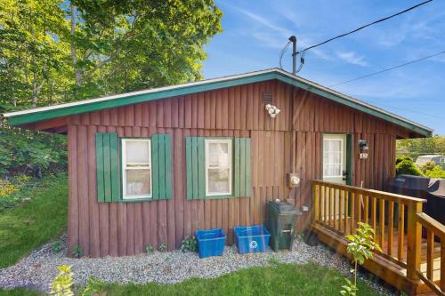 Bay Cabin