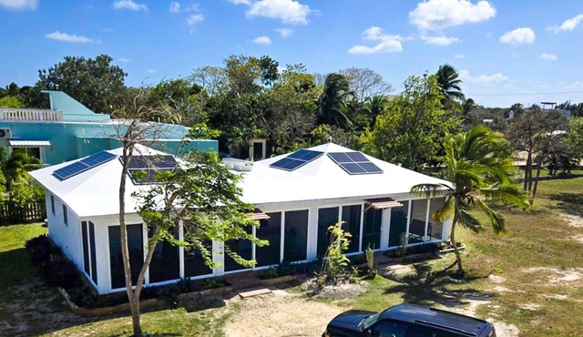 Bay Front Eco-Cottage/2 units/Corozal with WiFi, AC