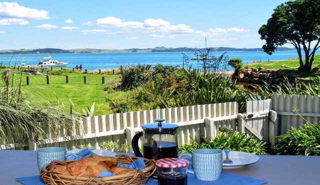 Bay Retreat - Absolute Beachfront Holiday Home
