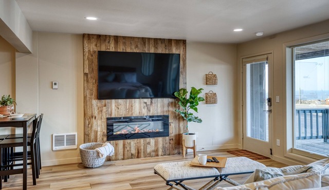 Bay Suites – Studio A | Modern Coastal Escape in the Heart of Depoe Bay