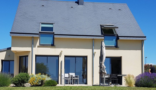 Bay view (8 pers max.) New house near sea.