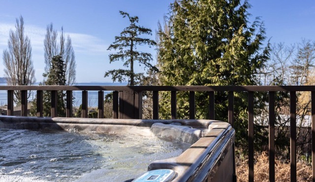 Bay Views, Hot Tub, Gym & Beach Access | Birch Bay