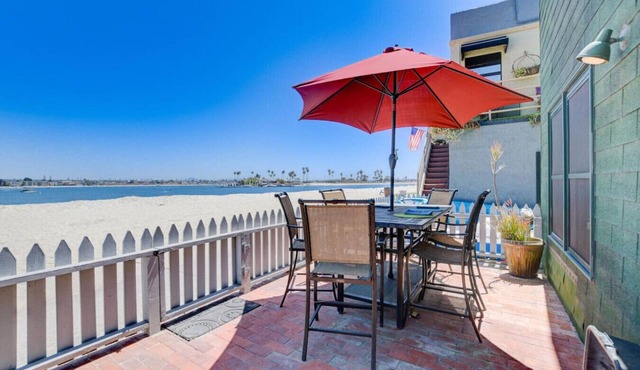 BayFront, 3 Private Decks, AC, Garage, Beach Toys