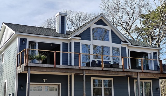 Bayfront house on 150 acre nature preserve and private road!