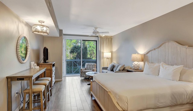Bayfront Serenity: 2 Bedroom, 2 Bath, Sunset Views, Private Balcony at Sandestin Golf and Beach Resort!