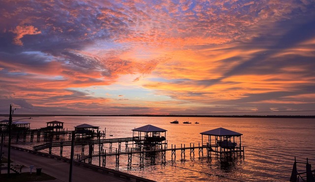 Bayfront! Ultimate sunsets in Bay St. Louis