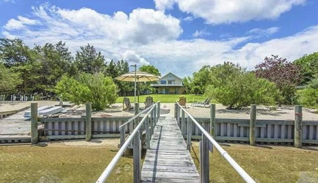 Bayfront Vacation Home in Southold, 5 Bedrooms