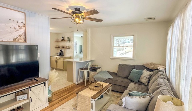 Bayside, Cozy, Updated 2BR 1.5B, Lg deck/priv yd, Outdoor dining, Bikes Incl