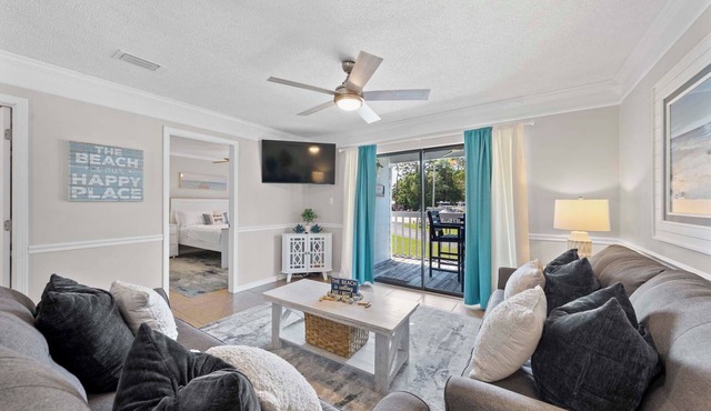 🌊 Bayview 59 🌊 2BR Waterfront Retreat on Wolf Bay w/Pool + Fishing Pier