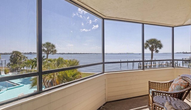 Bayview Condo C - Anna Maria Island - Condo 2 Bedroom/2 Bath bay view, maximum occupancy of 4 people. Distance to the Beach: 1 block