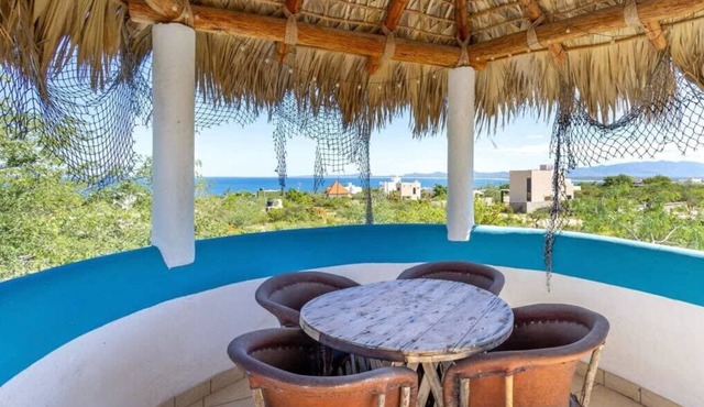 Bayview Home with Office, Rooftop and Palapa Tower