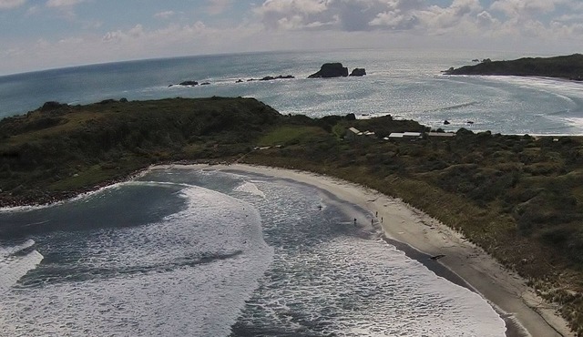 Bazil's Hostel & Surf School