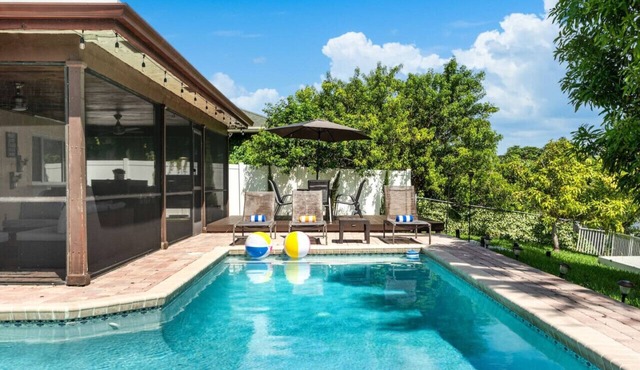 BBQs & Breezes: Waterfront Pool House Escape