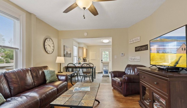 Be a Local - Centrally Located 2BR in Downtown MQT