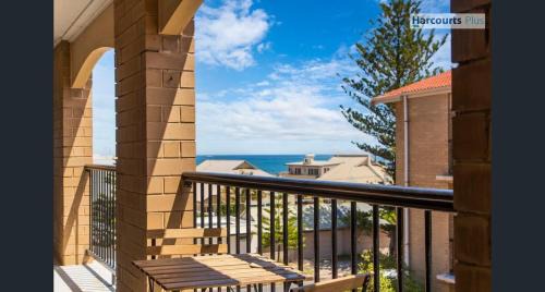 Beach Base Steps from Henley Square