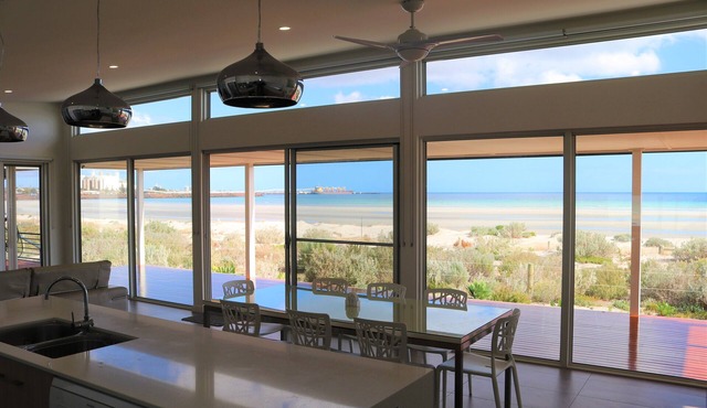 Beach Bliss Wallaroo Absolute beachfront location - step straight onto the sand