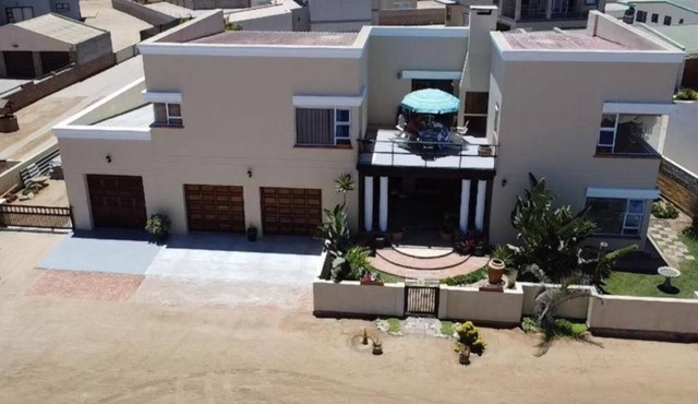Beach, Braais & Big Memories - 4 Bedroom Family Home in Henties Bay