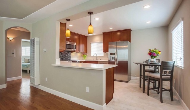 Beach Break Back is a 2 bedroom, 1 bath updated quintessential Ocean Beach Cottage.