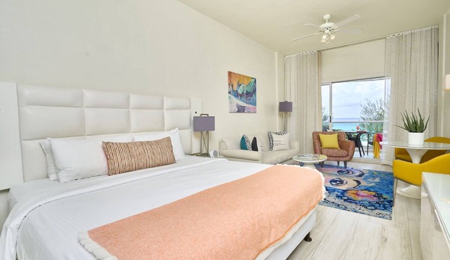 Beach Break in Rockley Beach! Two Comfortable Suites, Pool, Free Breakfast!