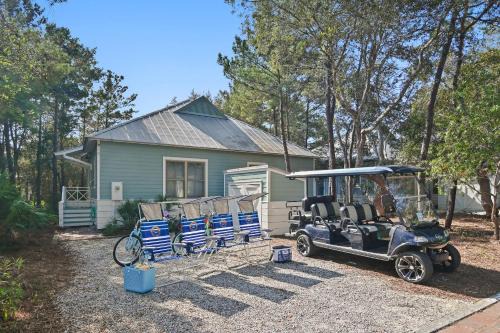Beach Bungalow, 3 Min Walk to Beach, Golf Cart, 4 bikes, Wagon