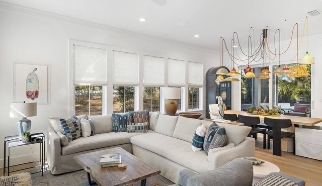 Beach Chic Blue Mountain Cottage w/Game Room & Screened Porch