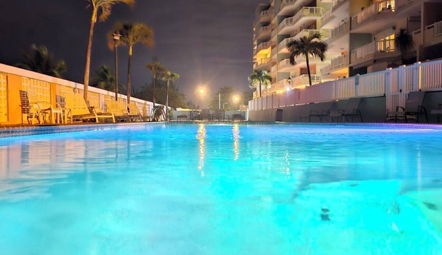 Beach condo with Pool and Ocean View