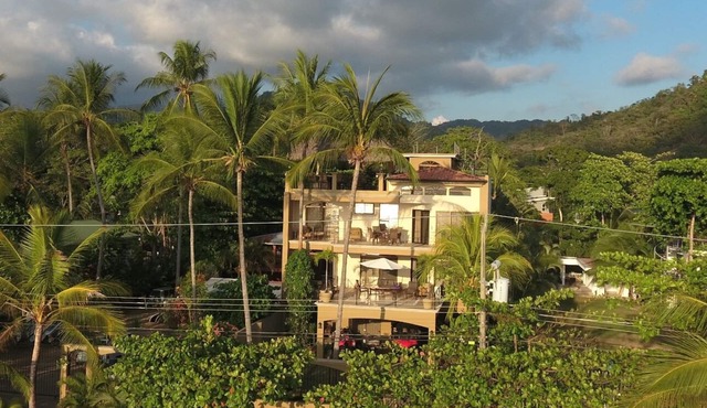Beach front 3rd floor condo private pool south Jaco