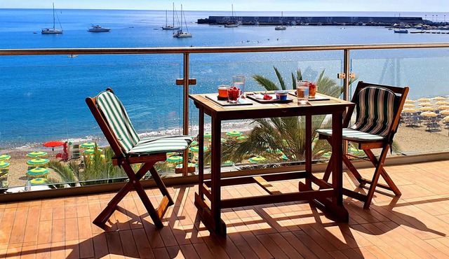 Beach front apartment in Giardini Naxos