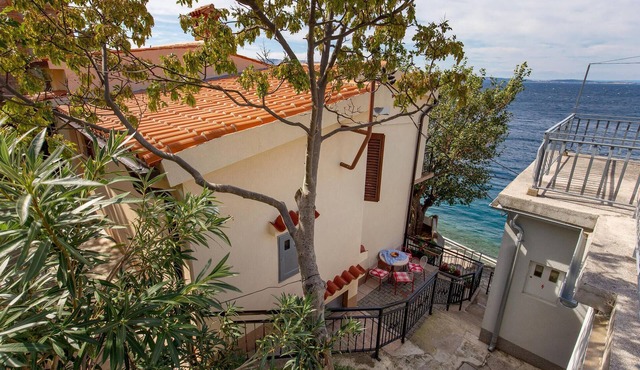 Beach front apartment in Starigrad with WiFi