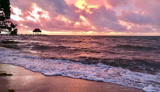 BEACH-FRONT Cabanas SLEEPS 4 in Plantation