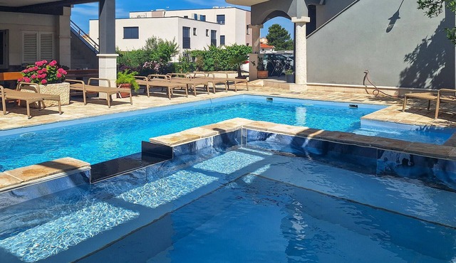 Beach front home in Brodarica with WiFi