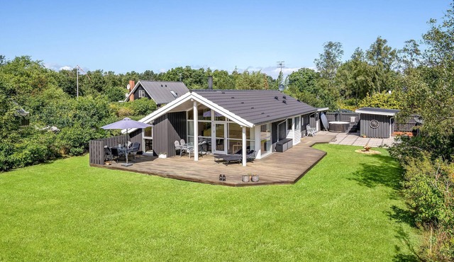 Beach front home in Grenaa with WiFi