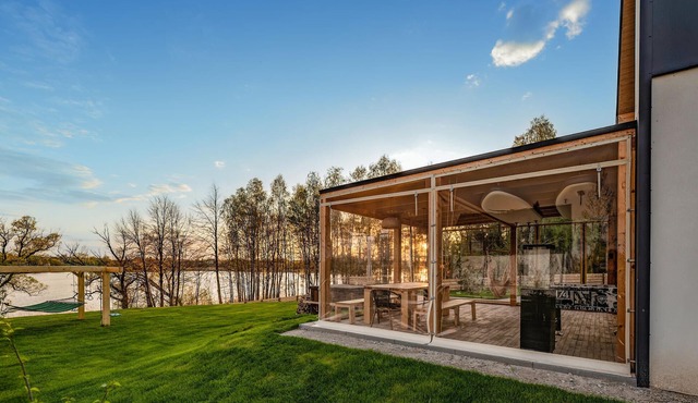 Beach front home in Ostrowite with WiFi