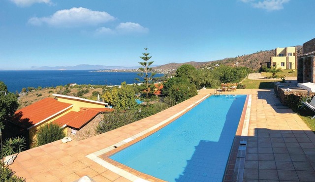 Beach front home in Perdika
