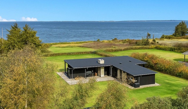 Beach front home in Spøttrup