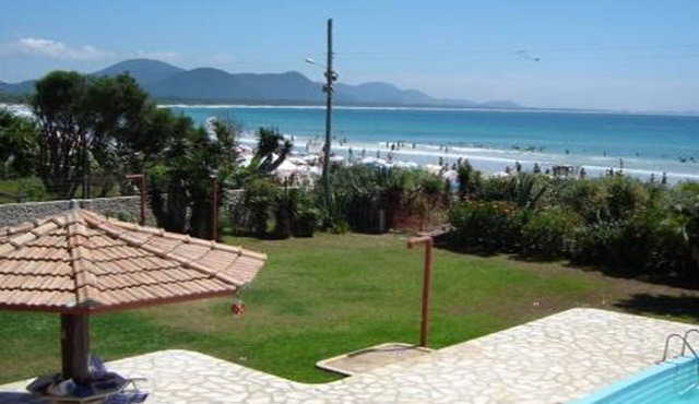 Beach front house with pool bar lagoon season
