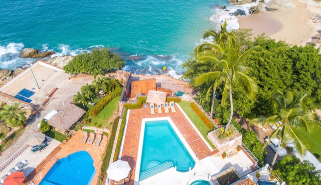 Beach front House, Stunning Views luxuryvillasmx