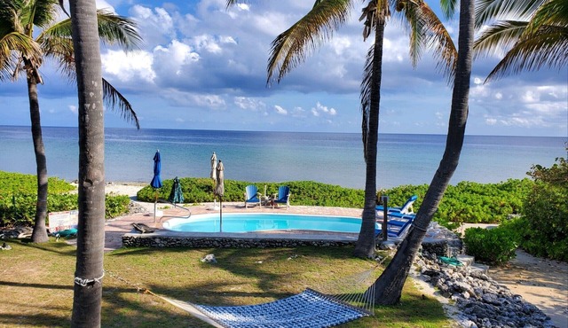 Beach Front Paradise Home. Luxurious Funishings!