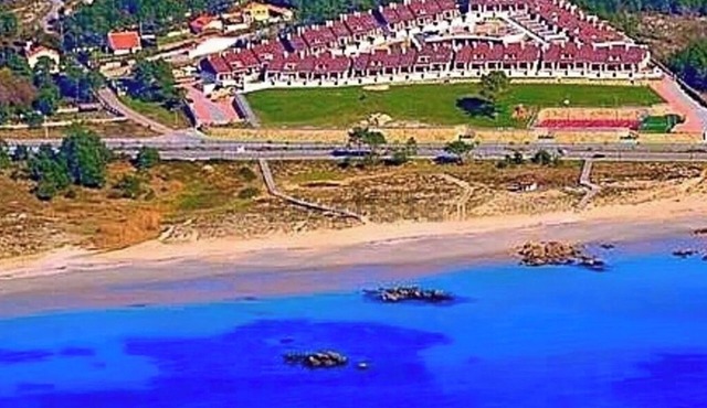 BEACH FRONT, SPA, SWIMMING POOLS, TENNIS, PADDLE, LARGE GARDEN, PLAYGROUND, CHILDREN'S PLAYGROUND, PLAYGROUND, TENNIS COURTS, PADDLE, LARGE GARDEN, CHILDREN'S PLAYGROUND, CHILDREN'S PLAYGROUND, CHILDREN'S PLAYGROUND.