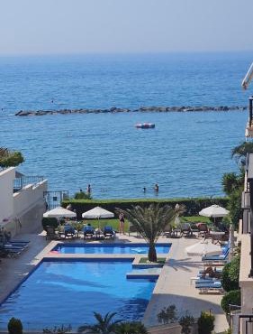 Beach Front View Apartment Sea Pool & Prime Location