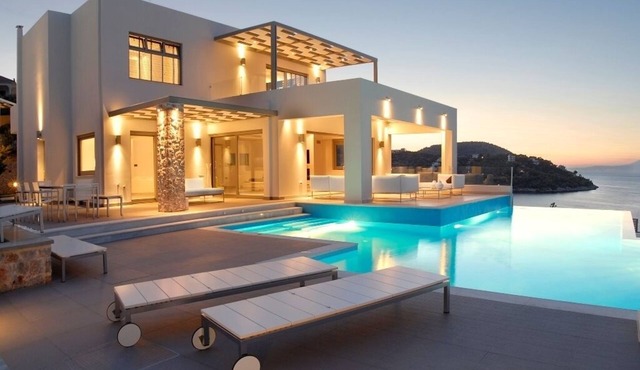 Beach Front Villa With Large Private Sea Water pool & Amazing Sea View!
