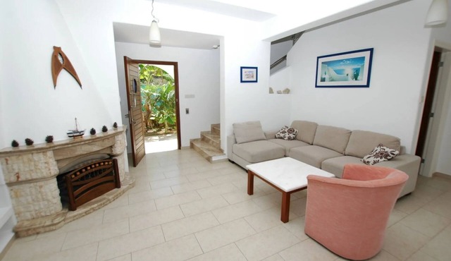 Beach Front, Wonderful Holiday Villa with Sauna in Kissonerga, Special Offer!