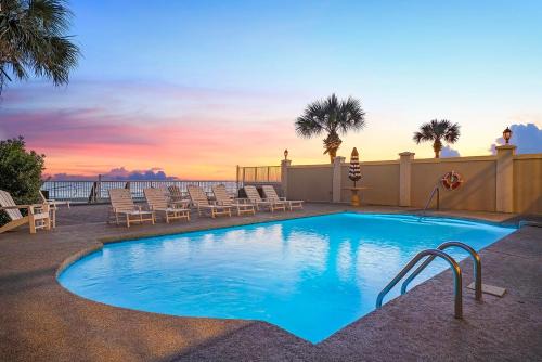 Beach Funatics - Beach Front Home with Private Pool Area & Game Room