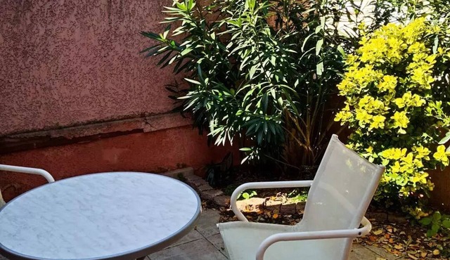 Beach Getaway: House with Patio, Air Conditioning, 50 M from the Beach 4POIT11