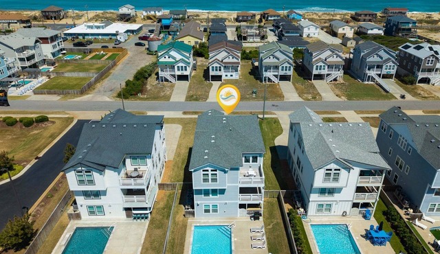 Beach Haven: 3-Min Walk Beach, Pool, Hot Tub